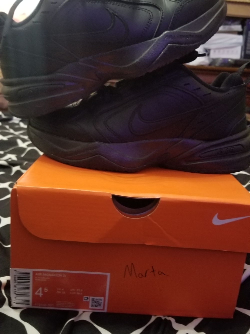 Nike kids Black Low-Top Athletic Sneakers